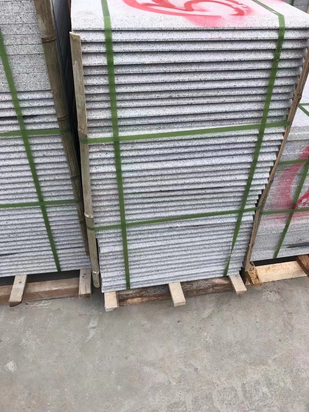 2.5公分厚灰色芝麻灰花崗巖外墻干掛火燒板光面荔枝面價格